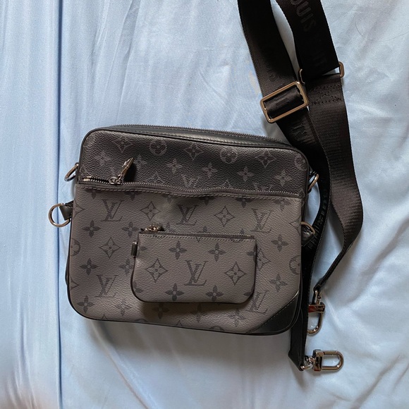 louis vuitton trio pochette - Picture 2 of 3